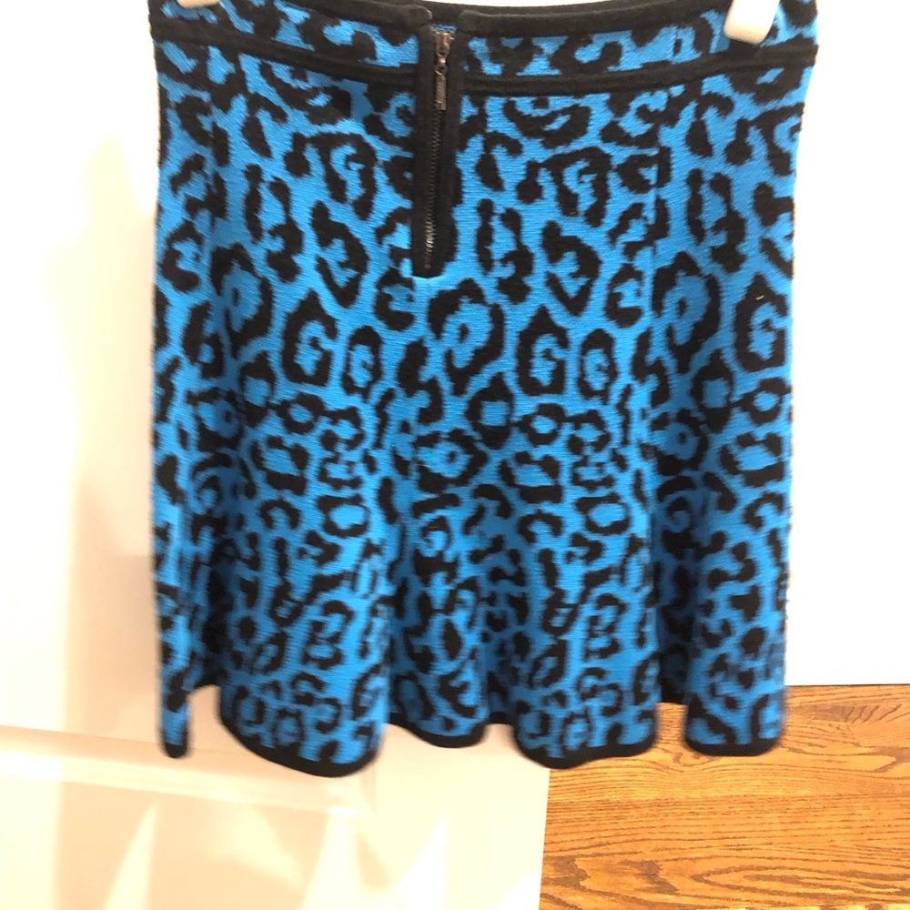 Blue leopard print guess skirt